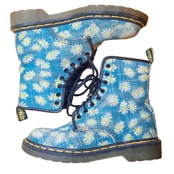 Vintage 90s Dr. Martens Blue Daisy Floral Canvas Vegan Made in England Size 7 - Picture 2 of 10